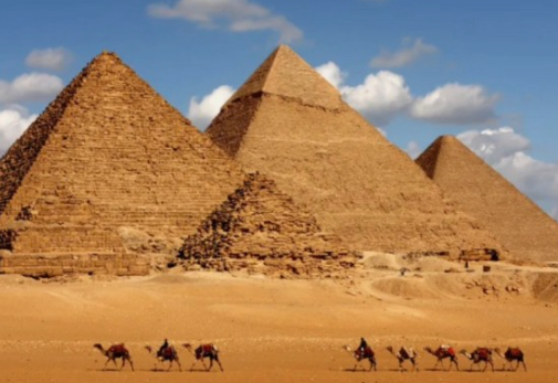 신비로운 이집트 피라미드의 놀라운 이야기와 숨은 의미